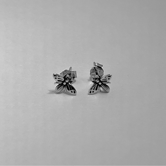 Sterling silver tiny bumblebee stud earring, bumblebee earrings, bumblebee studs - Picture 7 of 7